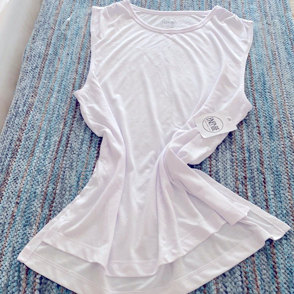 Energie  lightweight white tee. size M NWT